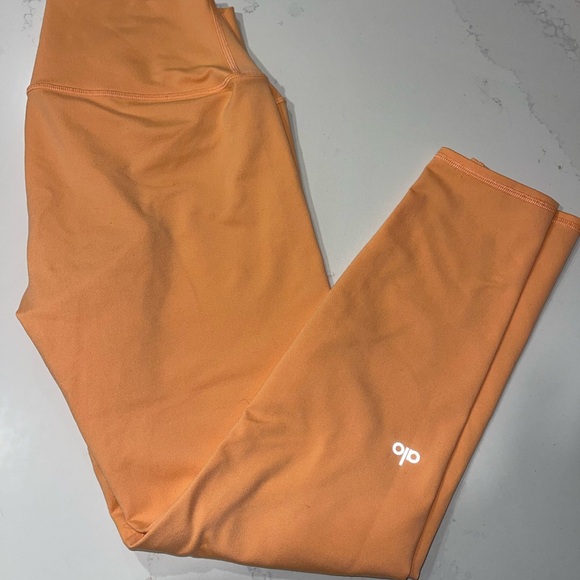 ALO Yoga Airbrush 7/8 Leggings Cantaloupe size large - Picture 2 of 12